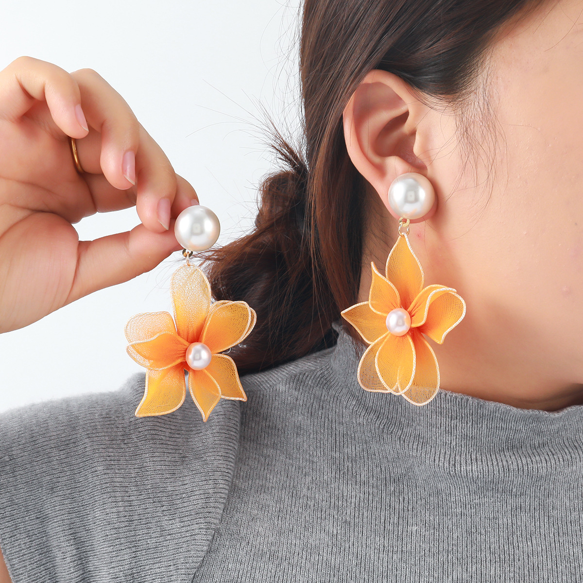 Exquisite Multi Layer Hand Woven Earrings Imitating Pearl Wire Mesh Flower Earrings Natural Ocean Vacation Style Love Gift Earrings