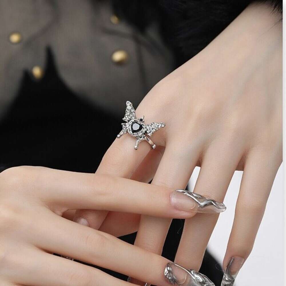 DHcollections Black Heart Butterfly for Women, Unique Niche High-End Index Finger Ring, Exquisite Fashionable Minimalist Style Wholesale Ring