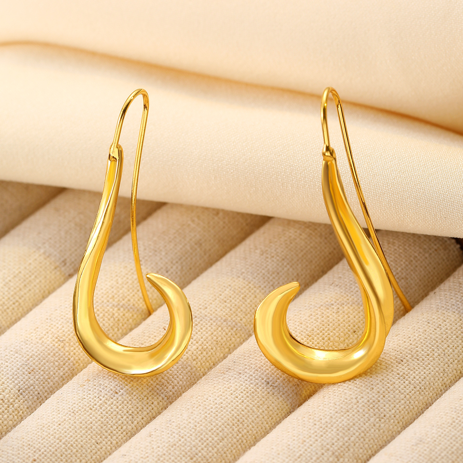 Elegant Geometric Hook Earrings for Women, Gold Commuting Earrings, Fashion Trendy Ear Jewelry