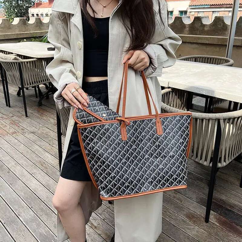 Large Capacity Tote For Women 2025 New Spring Summer Retro Fashion Single Luxury Shoulder Casual Designer Pack Commuter Women's Bag dh5367226