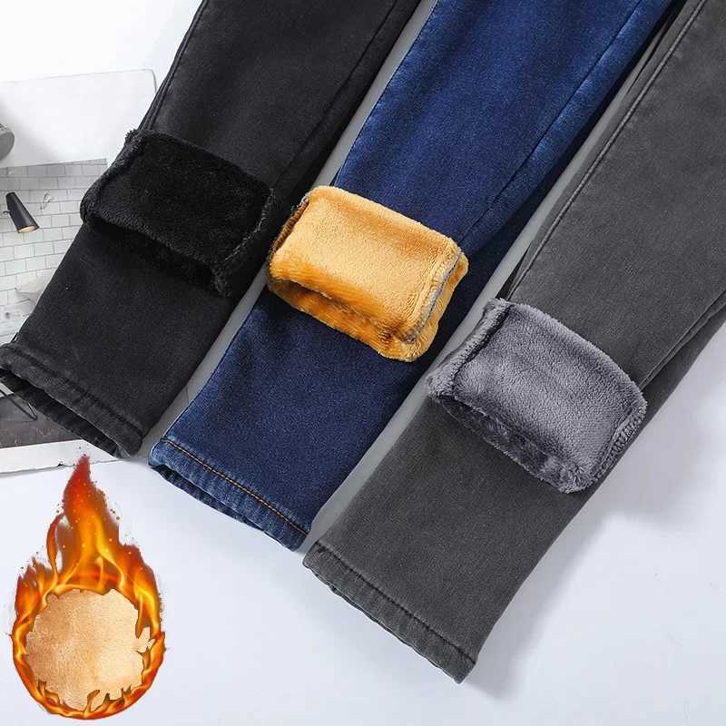 Lady Winter Hot Sale Plush Thermal Jeans Girls High Waist Snow Warm Denim Pants Women Classic Straight Leg Fleece Trousers C251110