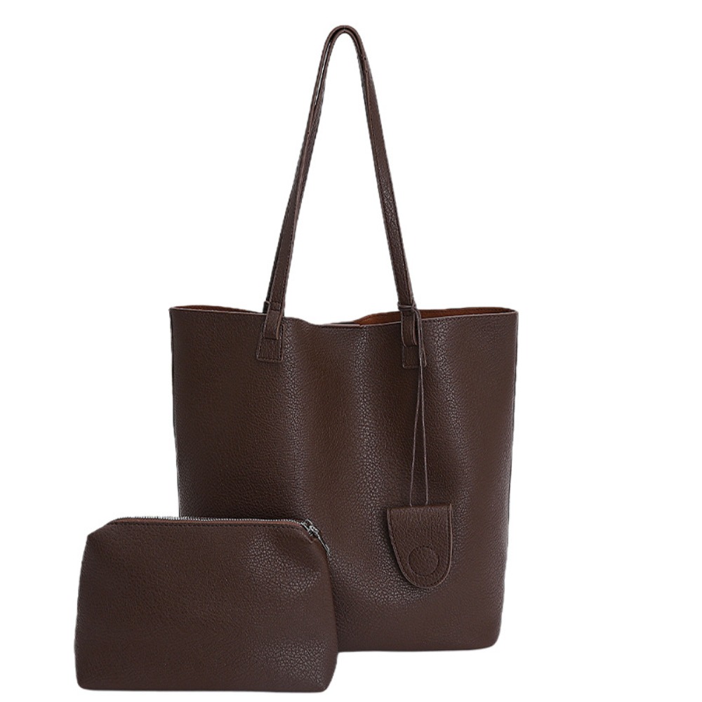 Versatile Autumn Retro Leather Shoulder Bag with Ample Storage Space