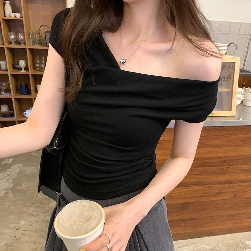 2025S Designer Women S T Shirt Design Inspired Swing Collar One Sleeved T Shirt For Women In Summer Spicy Girl Slim Fit Off Shoulder Short Top Trend