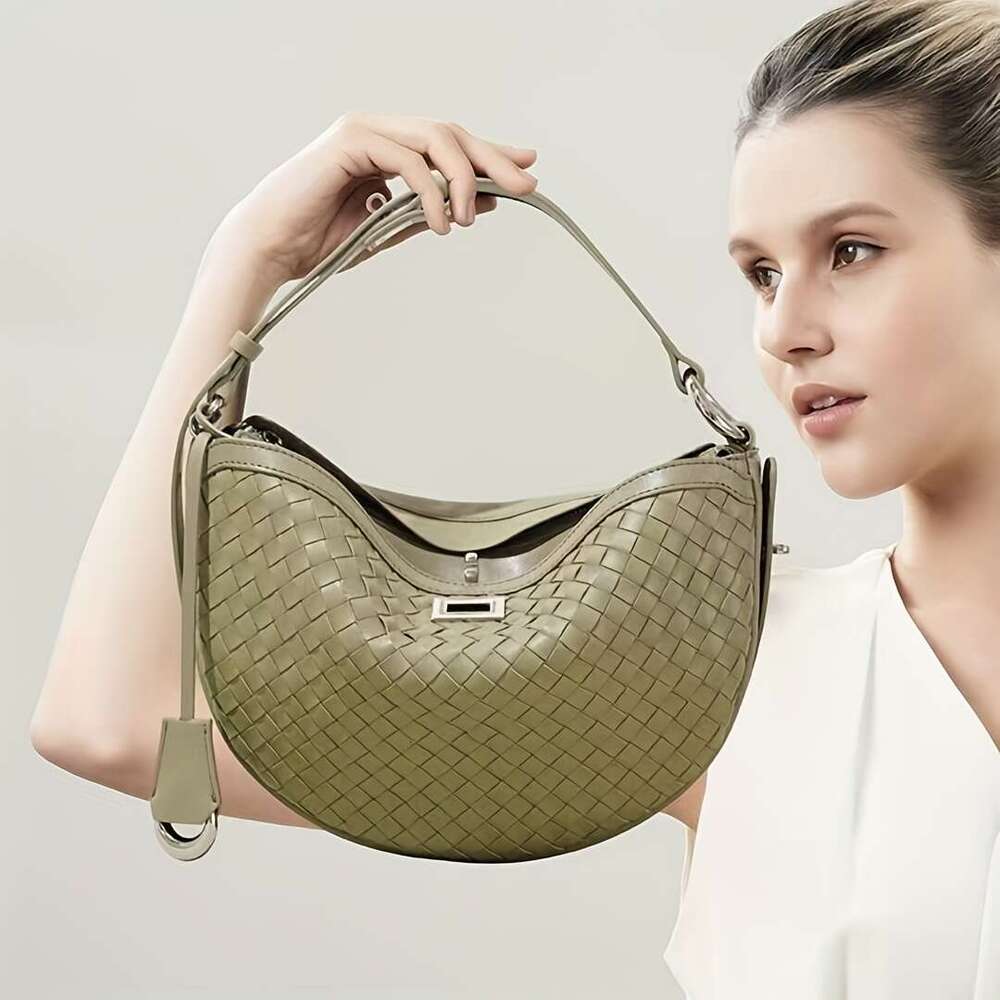 Armpit Woven New Crescent Shaped Fashionable Casual Handbag, Crossbody Bag, Single Shoulder Bag