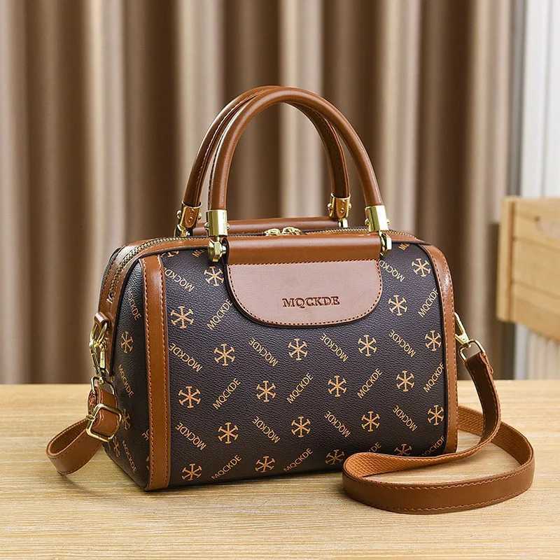 2024 Fashion New Boston Pillow Bag Soft Leather Womens Handbag Versatile Classic Shoulder Bag Large Capacity Crossbody Bag K251110