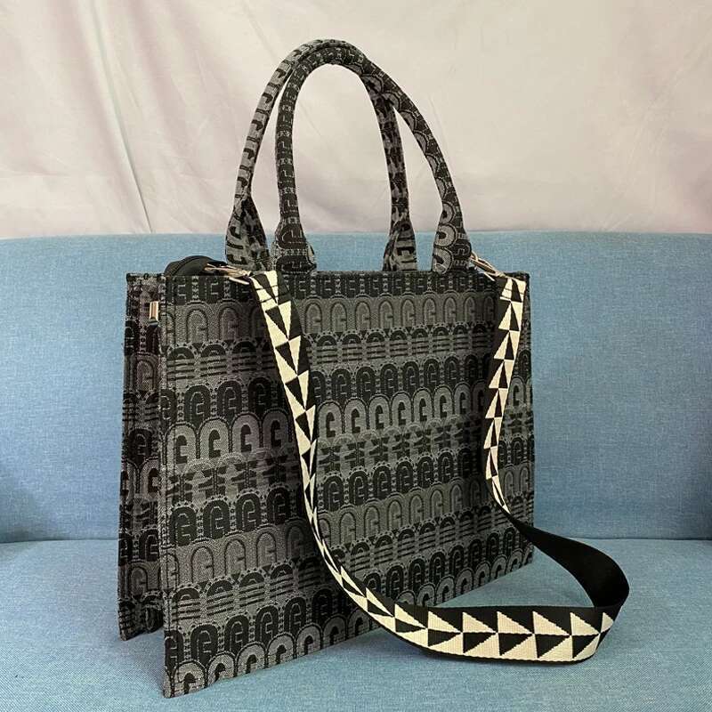 Spring Versatile Tote For Women Designer Handbags And Purse 2023 New Canvas Letter Pattern High Quality Shoulder Bag