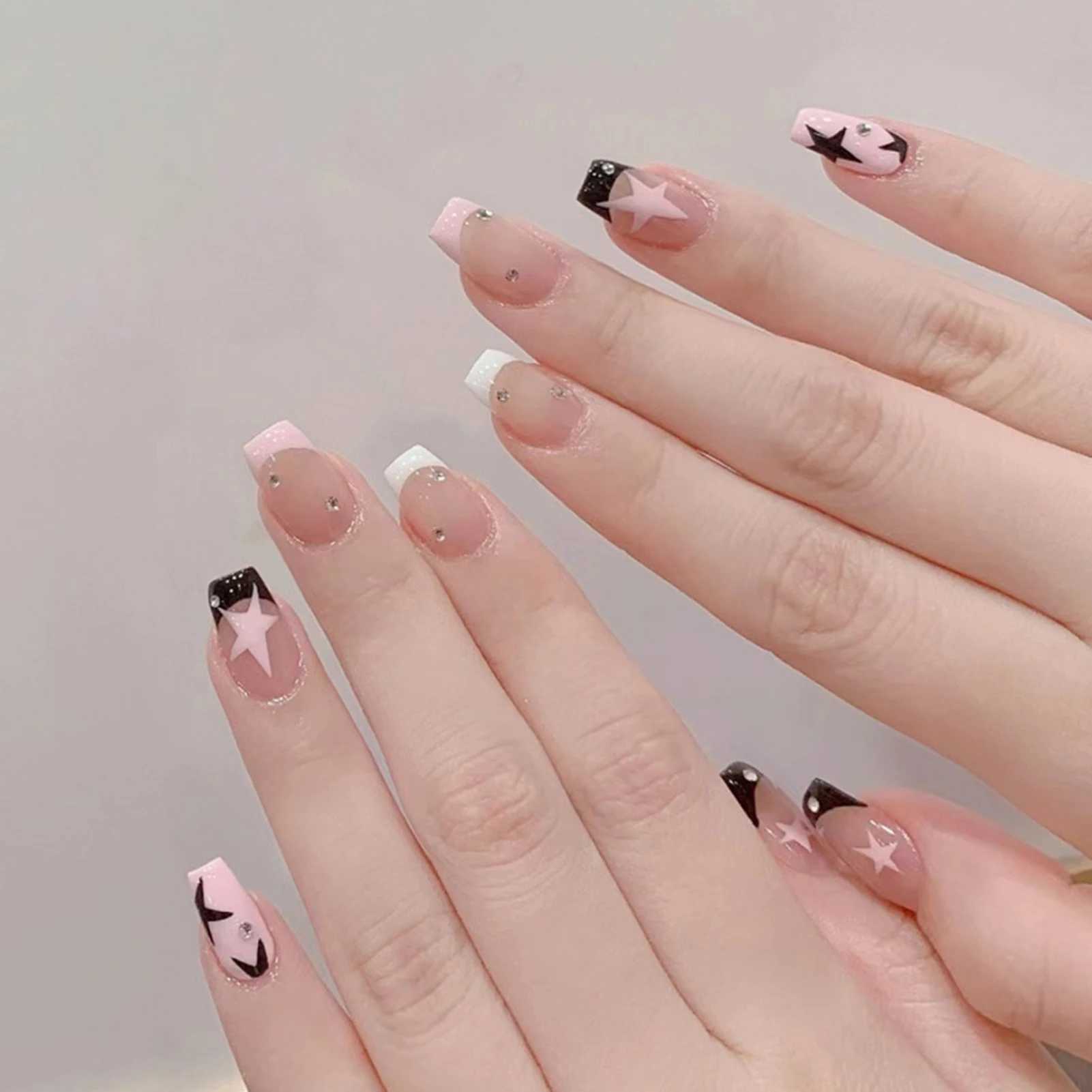 24pcs Almond Imprinted Nail Y2K Star Diamond Design Cool Girl Nude Color Fake Nail Full Set Fake Nail Tip W250410
