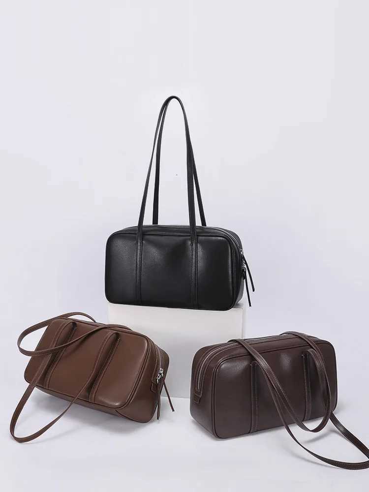 2025new Vintage geniune Leather Boston Pillow Bag high quality fashion Womans handbag Ladies work shoulder arm bag brown large K251110