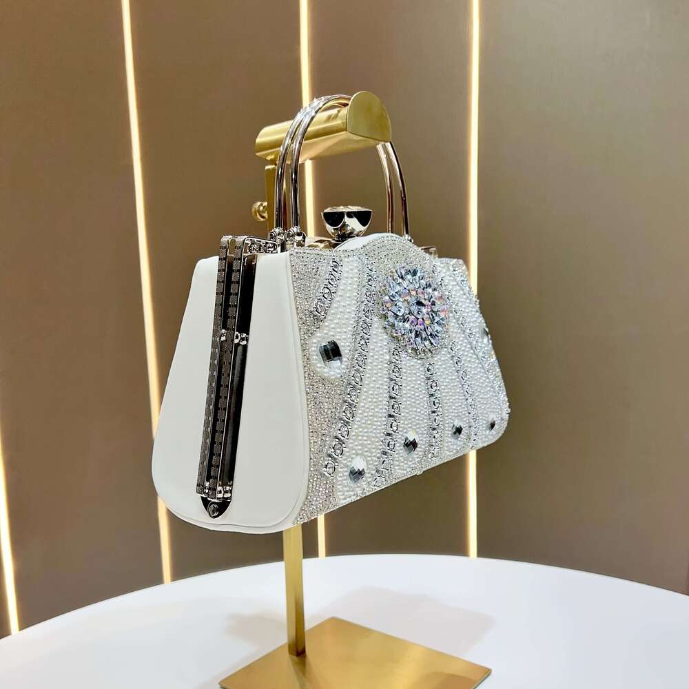 Fashion versatile evening bag, exquisite handbag, crossbody bag with rhinestones, suitable daily parties, gatherings, outings, weddings, can be used a