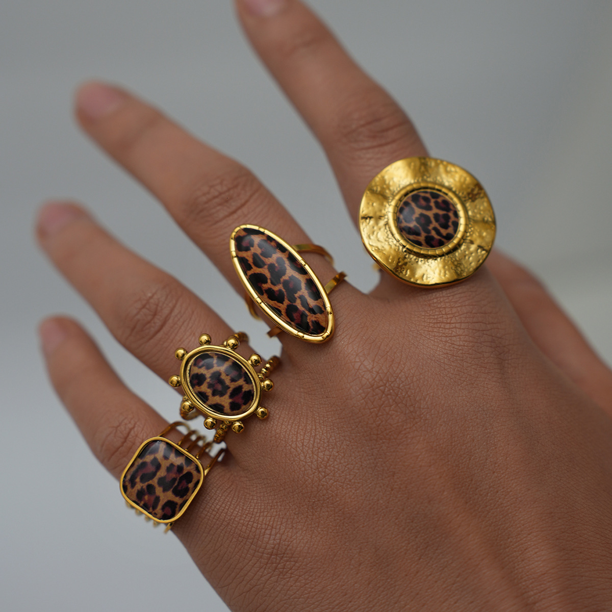 Cross-Border Hot-Selling Jewelry Stainless fashion ring Steel 18K Leopard Print Ring Designer Ring for Women Niche High-End Light Luxury Open Ring Who