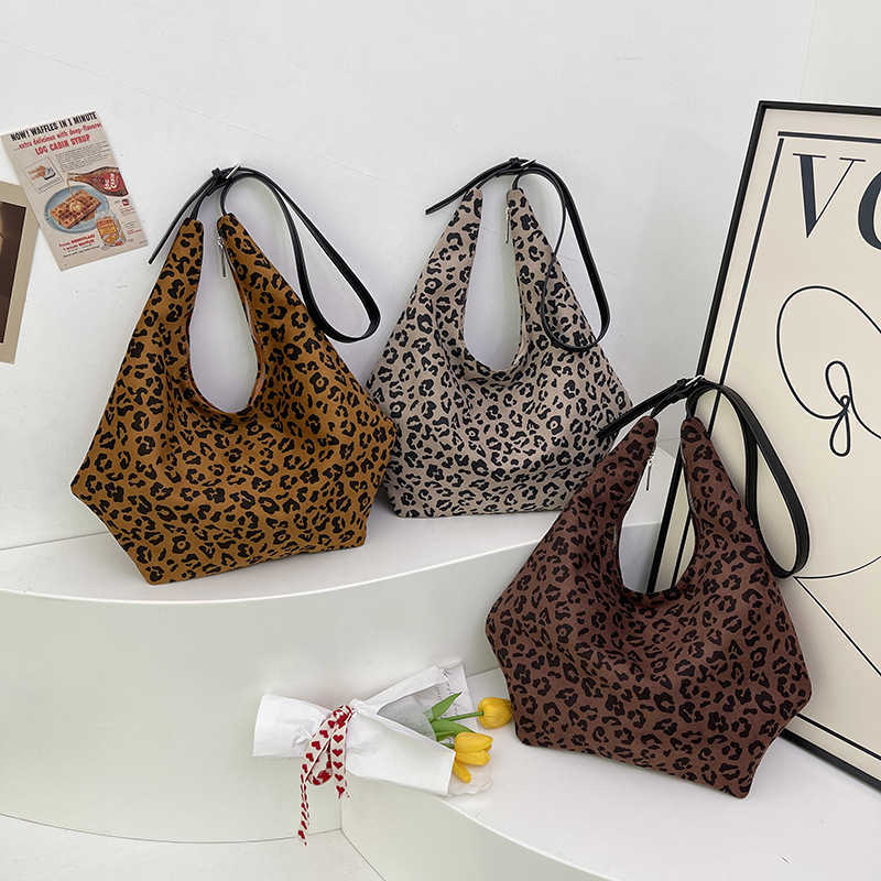 Autumn and Winter Leopard Print Bag Women's Bag New Fashion Large Capacity Artistic Tote Bag College Student Class Bag