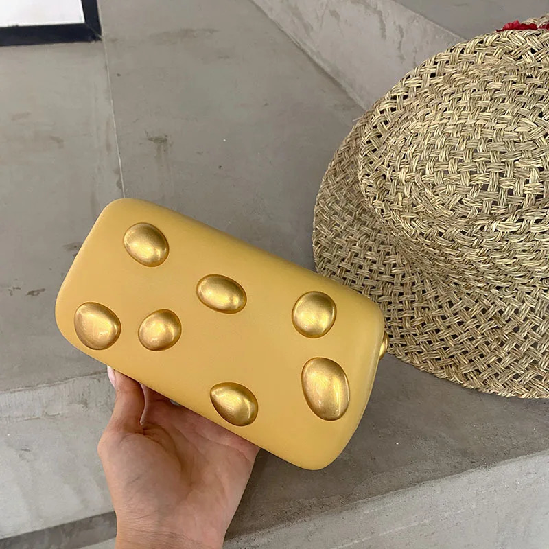 Womens Bags Trend Gold Rivet Evening Bag Elegant Exquisite Clutch Bag Ladies Shiny Handbag Wedding Party Dress Bag 251107