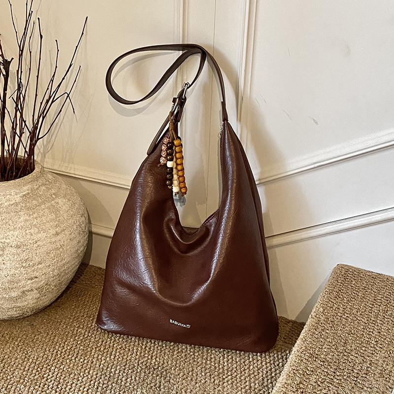 2025 Winter Women's Retro High end Wide Shoulder Bag, Casual Versatile Crossbody Bag, High end Commuting Leisure Bag, Shopping Bag, Versatile Wom