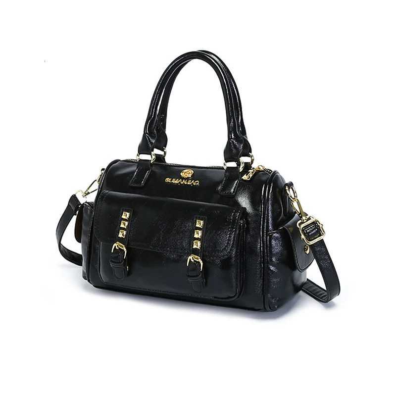 2025 New Retro Boston Handbag for Women - European and American Fashion with Large Capacity Shoulder and Crossbody Bag K251110
