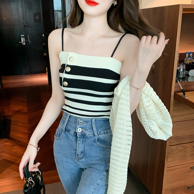 2025S Designer Women S T Shirt Summer New Knitted Striped Strap Tank Top For Women S Interior Unique Short Student Top Ins Trend