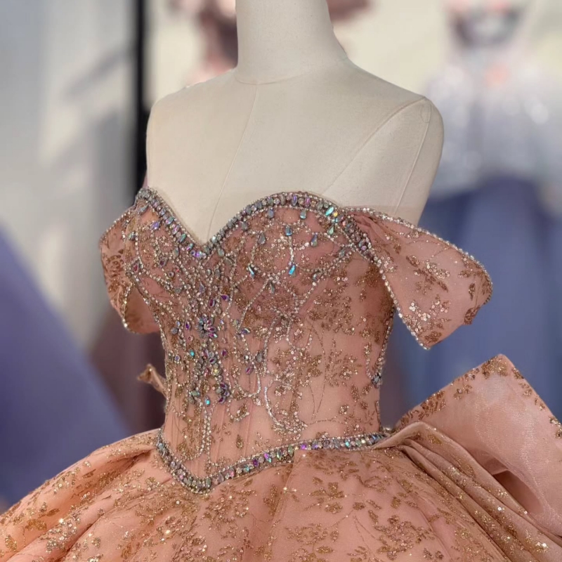Pink Shiny Quinceanera Dresses Ball Gown Off The Shoulder Gold Applique Lace Beading Crystal Bow Tull Corset Tull Party Birthday Sweet 16 Dress Vestid
