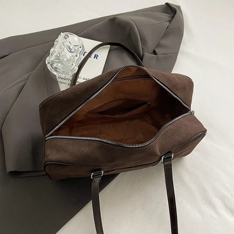 Casual Large Capaci Suede Bag Women 2025 Autumn and Winter Retro Brown Commuter Shoulder Bag Pillow Bag Purses and Handbags 251106