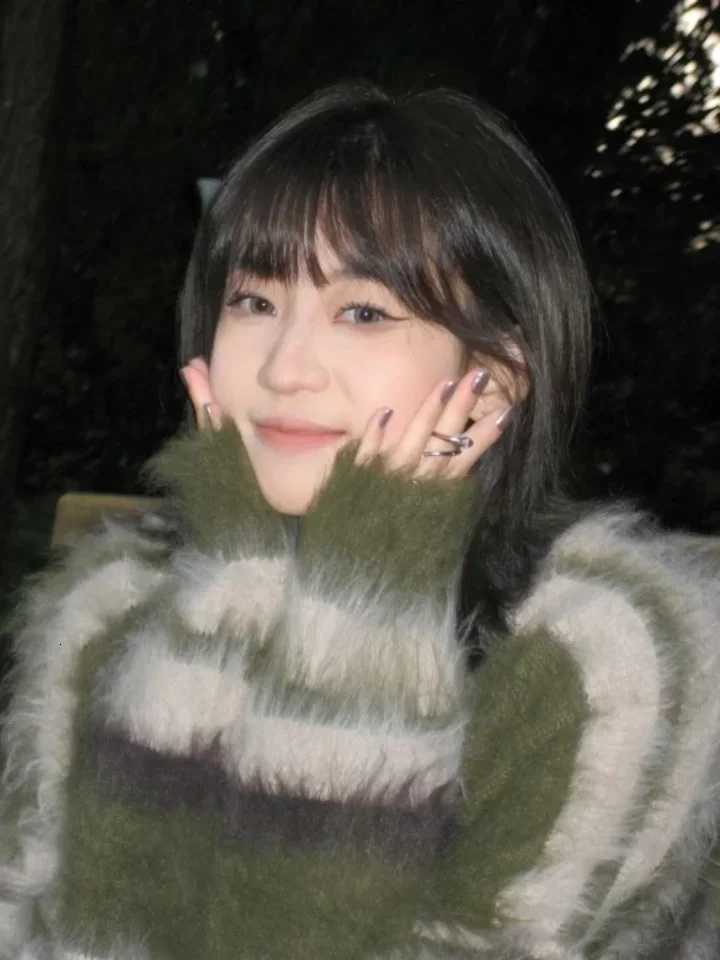 Fashion Japanese Y2K Harajuku retro striped faux mink fur thick womens sweater autumn and winter round neck pullover loose womens top Y251110