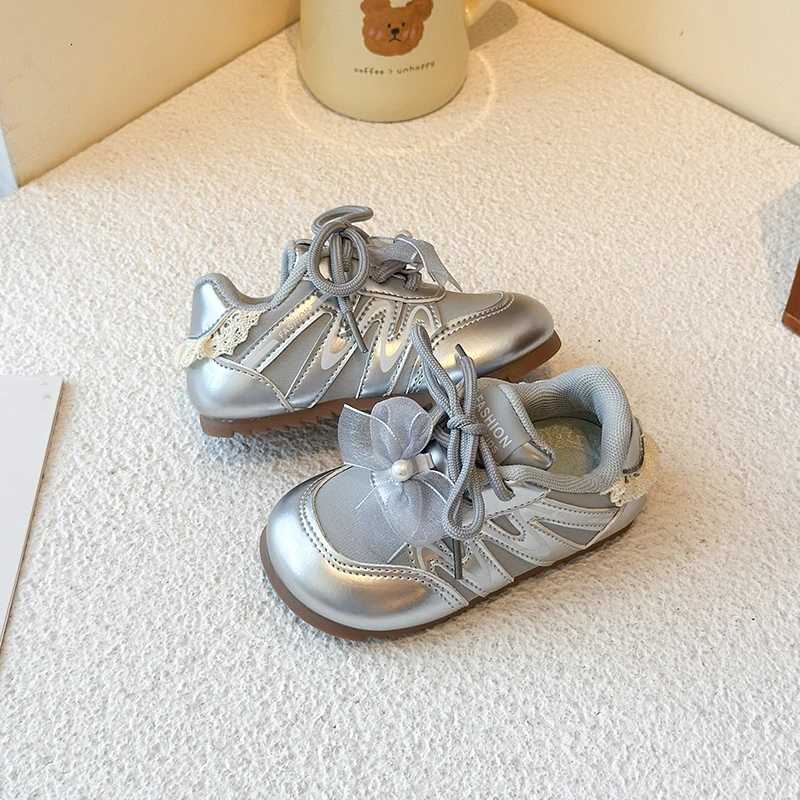 Childrens leisure sports shoes running shoes 2025 autumn new fashionable bow tie boys and girls soft childrens sports shoesT251110