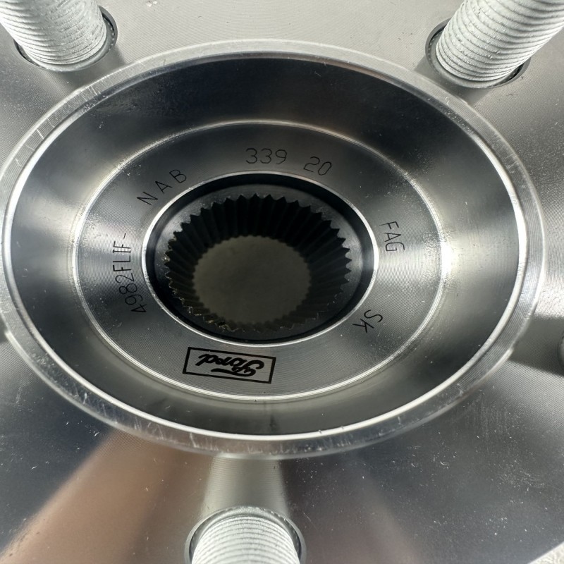 Land Rover front wheel hub bearings are suitable for Freelander 2 LR003157