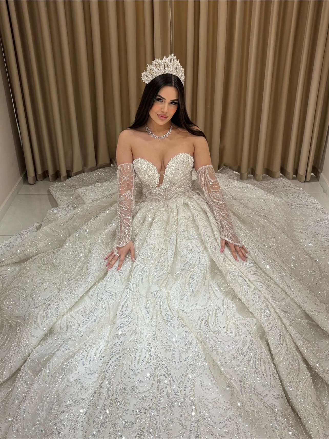 Gorgeous Wedding Dresses Ball Gown Strapless Pearls Crystals Bridal Gowns Customized Vestido de novia