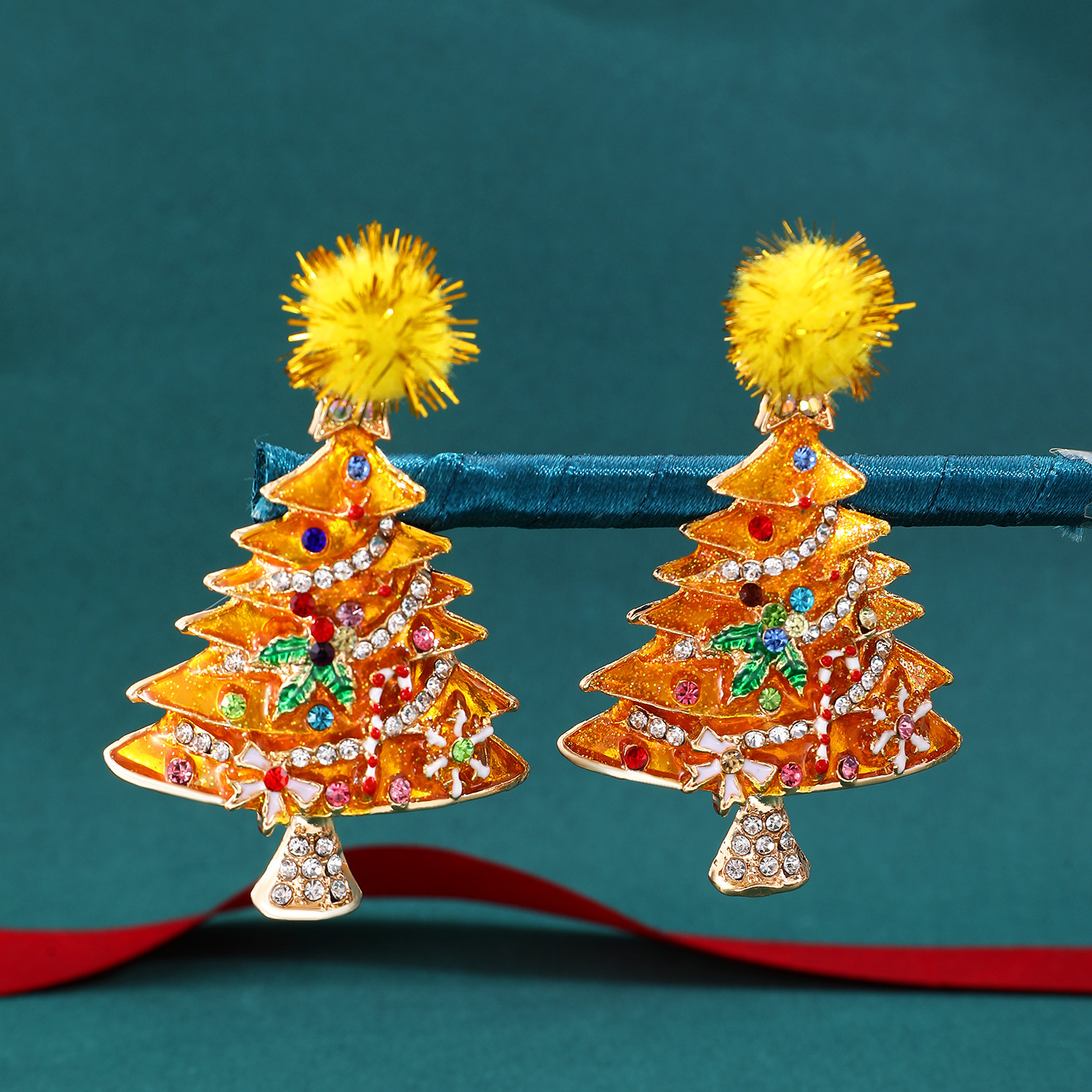 Jewelry Colored Dia Alloy Oil Drop Christmas Tree for Women Fashionable and Elegant Earrings