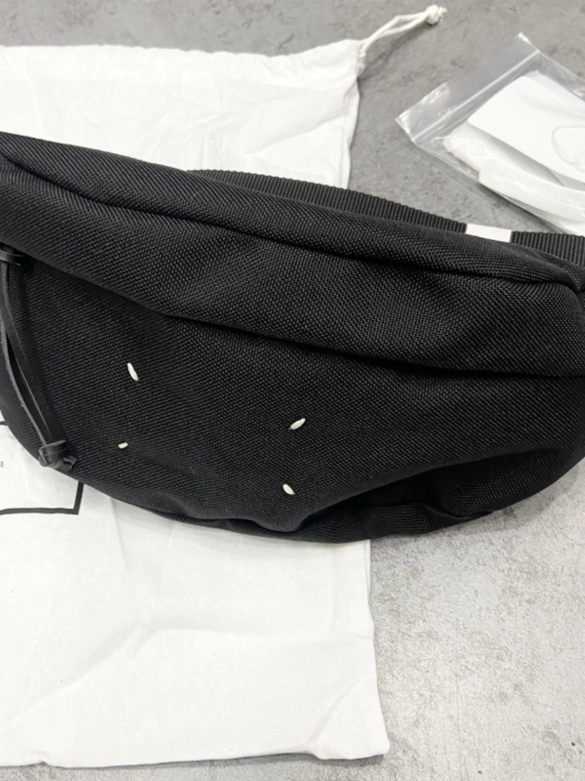 2025 Unique and Trendy Black Nylon Crossbody Bag for Men Women Featuring an Original Stylish Size Pocket 251110