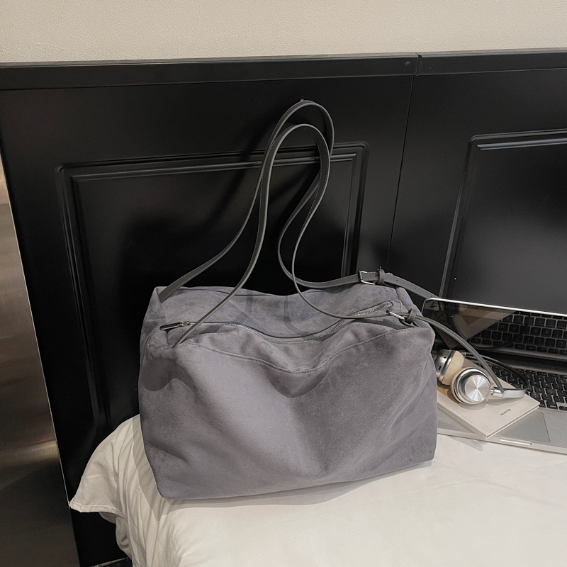 2025 Winter New Women's Retro High end Wide Shoulder Bag, Casual Versatile Crossbody Bag, High end Commuting Leisure Bag, Shopping Bag, Versatile