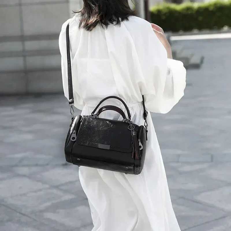 Classic Women Shoulder Bag Ladies Tassel Designer Handle Handbag Casual Women PU Leather Messenger Tote Bag Women K251110
