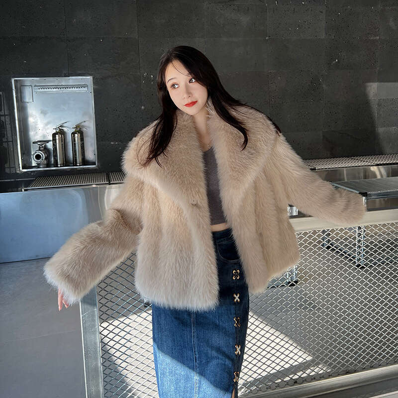 Fashionable Large Lapel Faux Coat for Women Elegant Socialite Long Sleeve Warm Overcoat Fur Top Wholesale