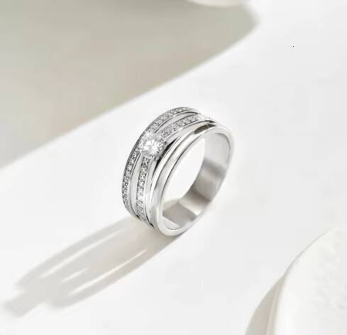 Moissanite Ring Fashionable and Elegant Womens Ring