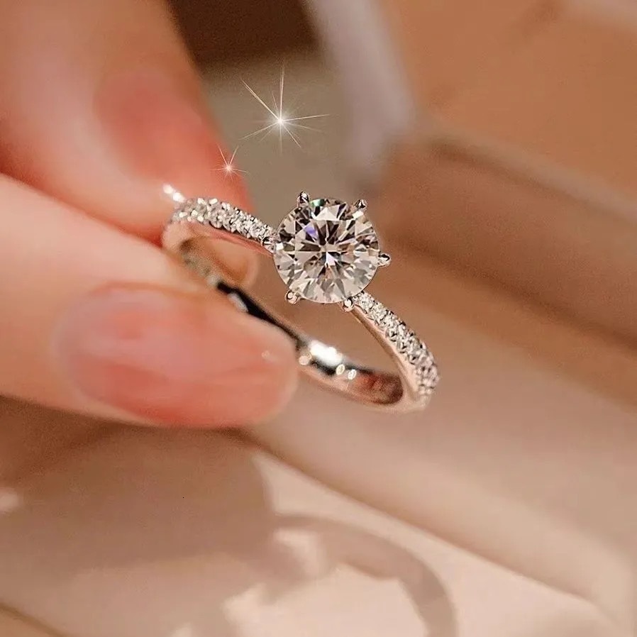 High End Six Claw Imitation Diamond Women's Ring Designer Ring Simple And Fashionable Couple Style Zircon Fashion Ring Couple Ring Proposal Weddi