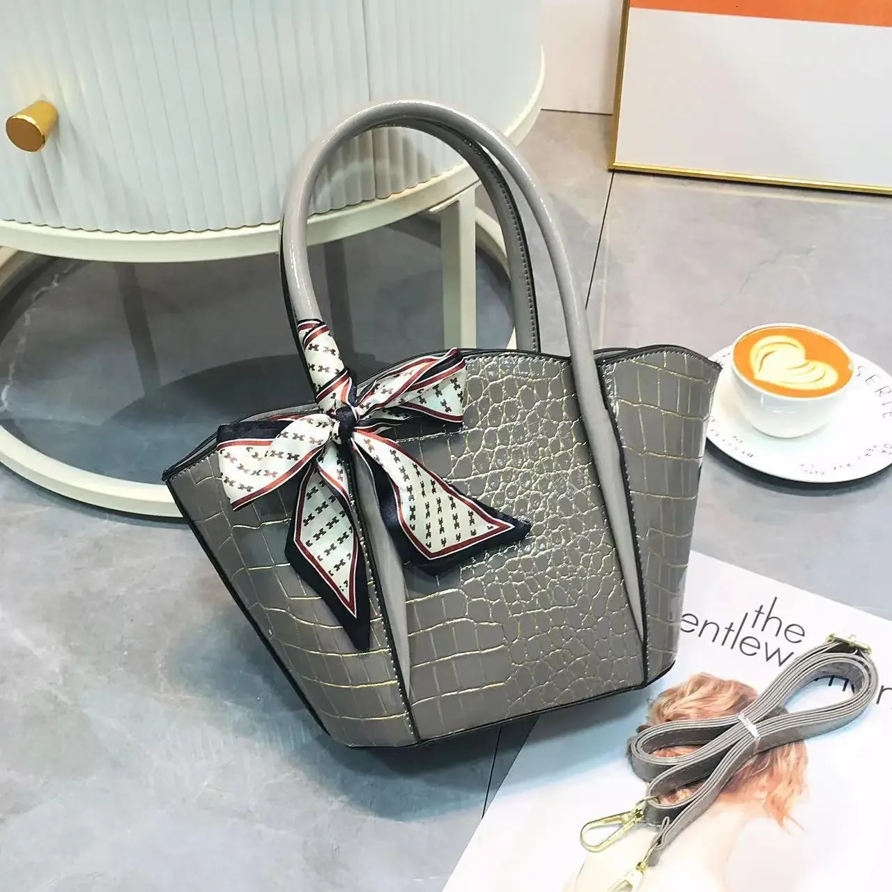 Spring Summer New Womens Fashionable Versatile Handbag Crossbody Bag Single Shoulder Bag Polyester Fiber Interior Zipper Bag R251110