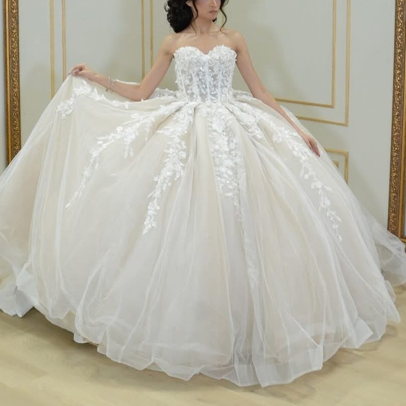 Light khaki Shiny Princess Quinceanera Dresses Off Shoulder Beads Applique Tull Sweet 16 Dress Ball Gown Vestidos 15 Anos