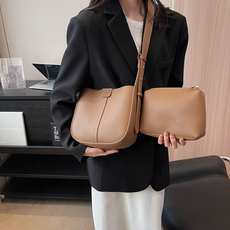 Cross-Border Versatile Small for Women, Fashionable High-Quality Simple Shoulder Crossbody Bag, Vintage Commuter Mother-Daughter Bucket Bag