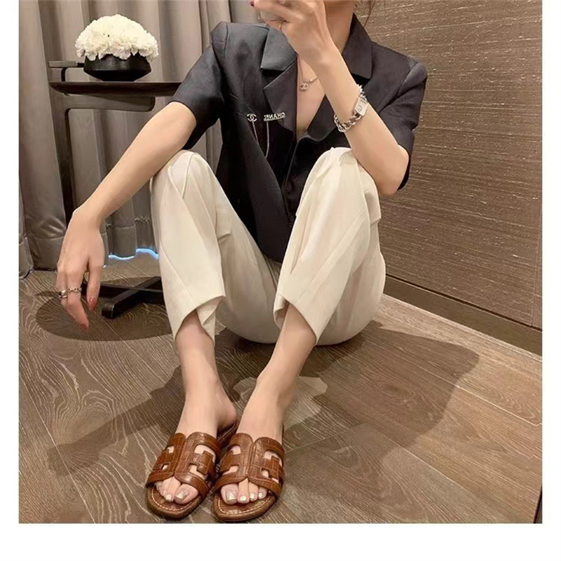 hot free shipping designer Sandals for women casual outdoor flat slipper Versatile classic Fashion shoes