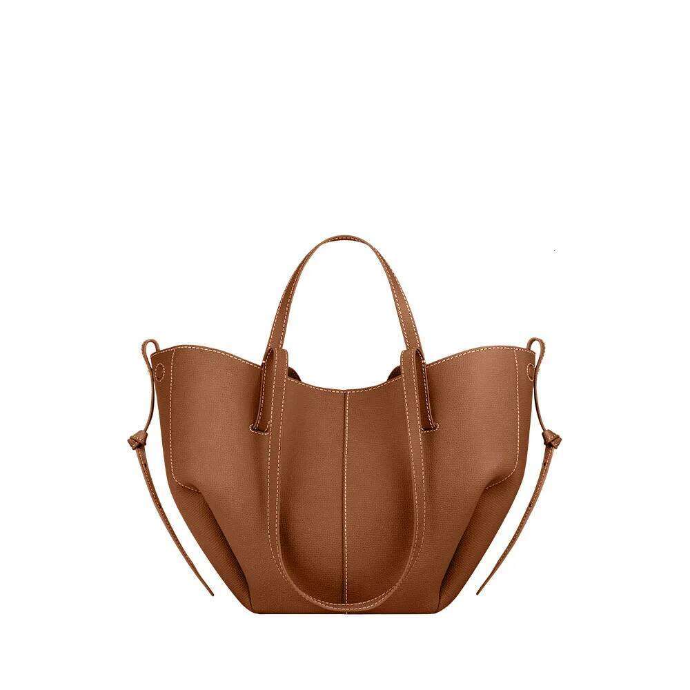 2025 Hot Advanced Atmospheric Wings Female Niche Large Capacity Commuter Shoulder Light Luxury Tote Bag