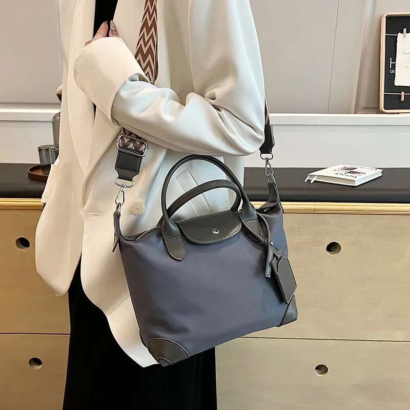 This Year's Popular Nylon Bag Women's High-Capacity 2024 New High-Sense Broadband Messenger Bag Tote Handbag