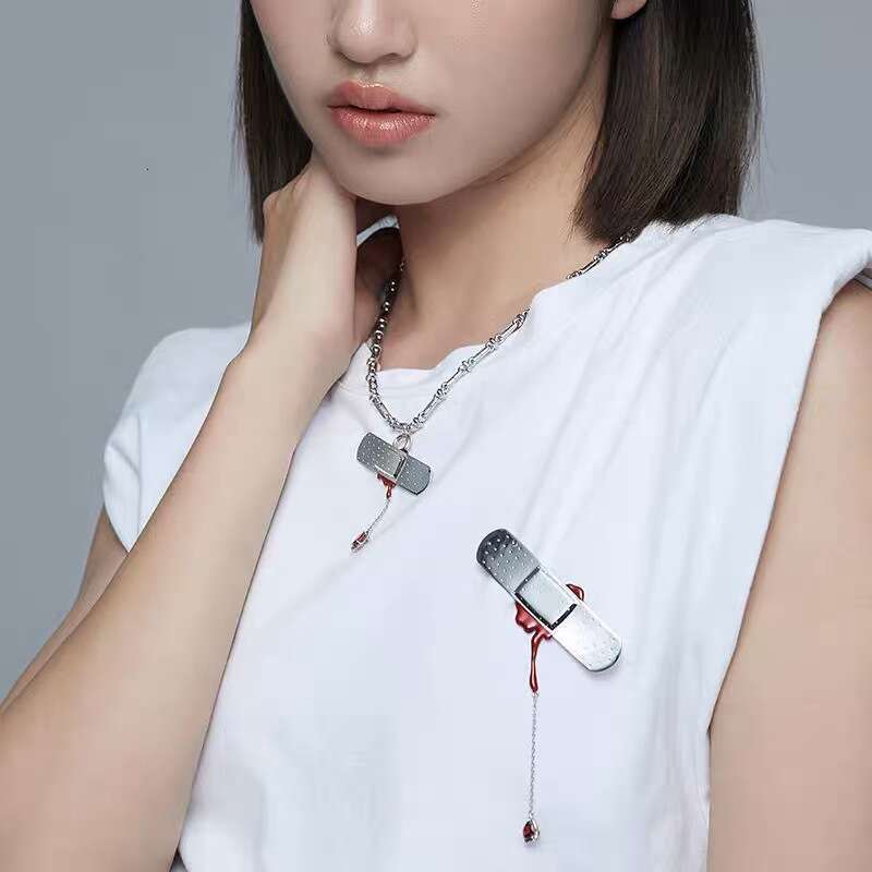 European and American Creative Personality Design Imitation Band-Aid Metal Tassel Rhinestone Women Hip-Hop Street Fashion Brooch Accessory