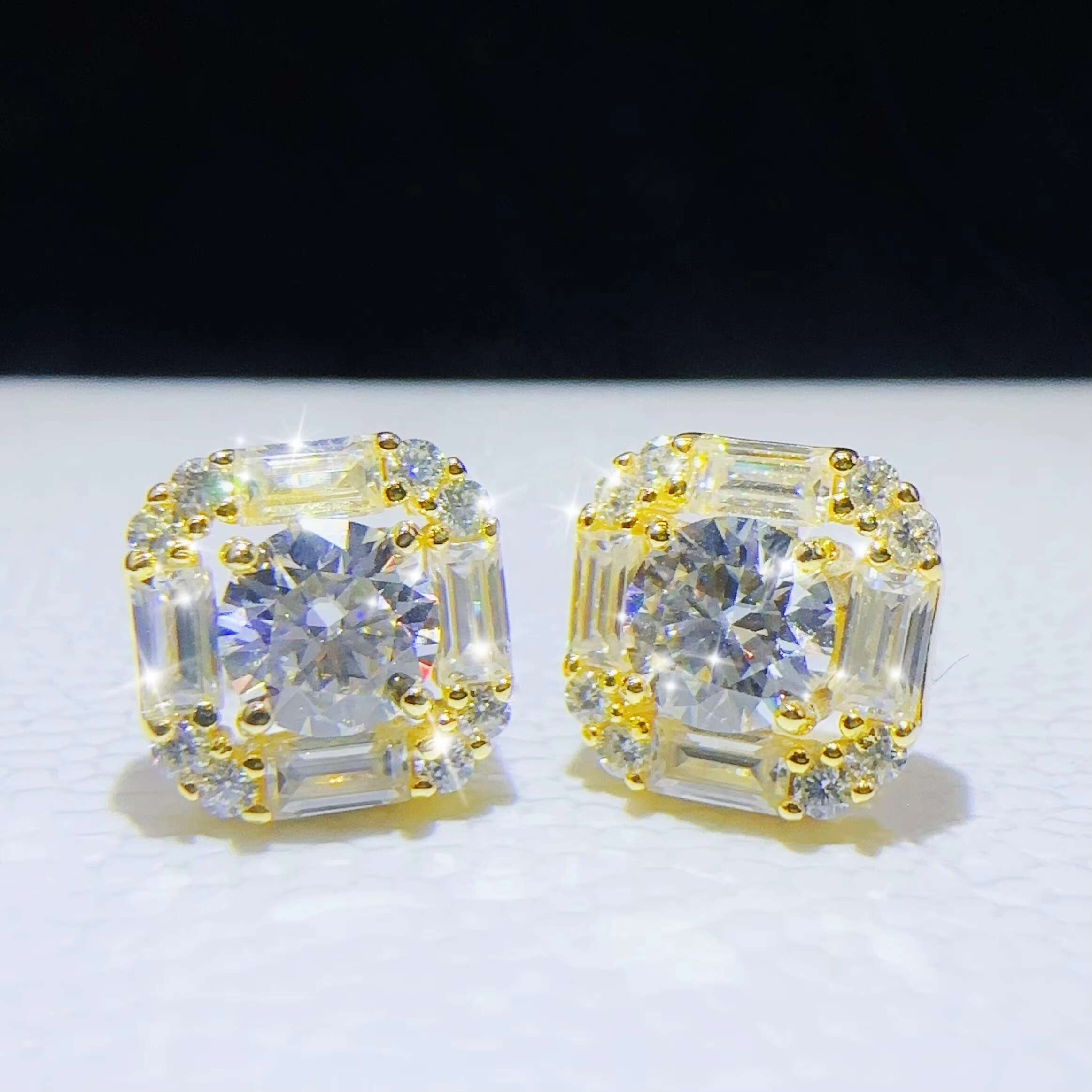 Stunning Moissanite Jewelry Custom S925 10mm Square Earrings Emerald Round Cut VVS Diamond Studs Round Earring