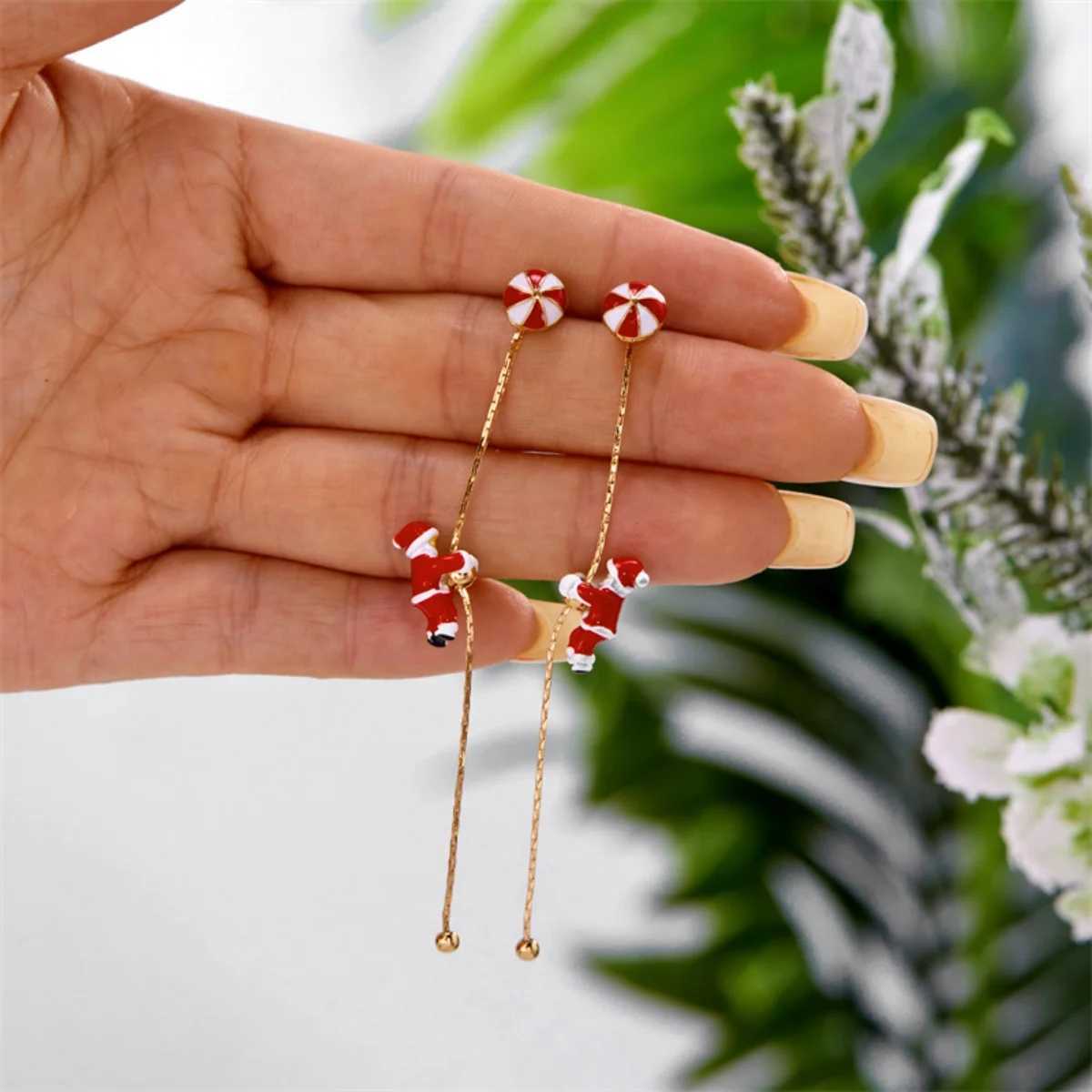 Creative Christmas Earrings Crawling Santa Claus Xmas Hat Gloves Candy Snowflake Star Fringe Dangle For Women Men Party Jewelry J251110