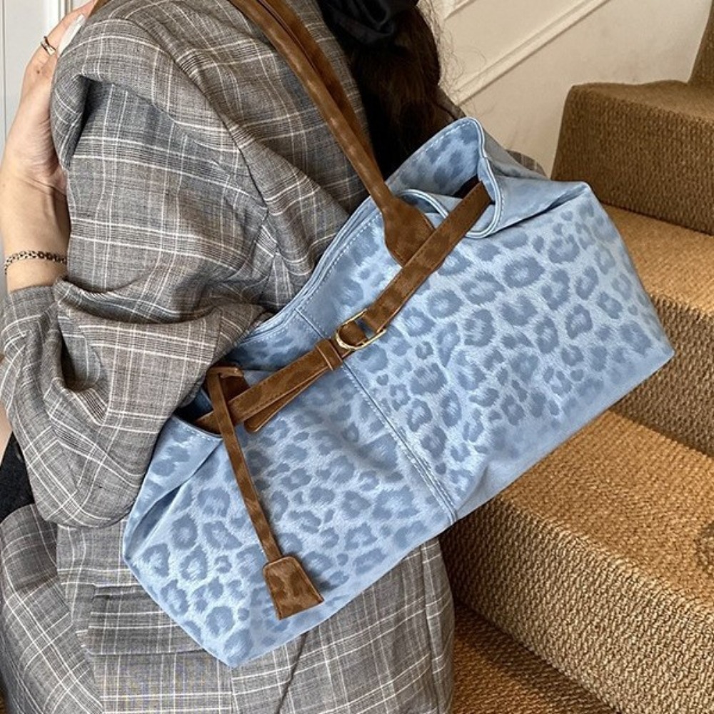 Chic Animal Pattern Arm Pit Pouch: Durable Premium Material Casual Purse For Everyday Use by Ladies