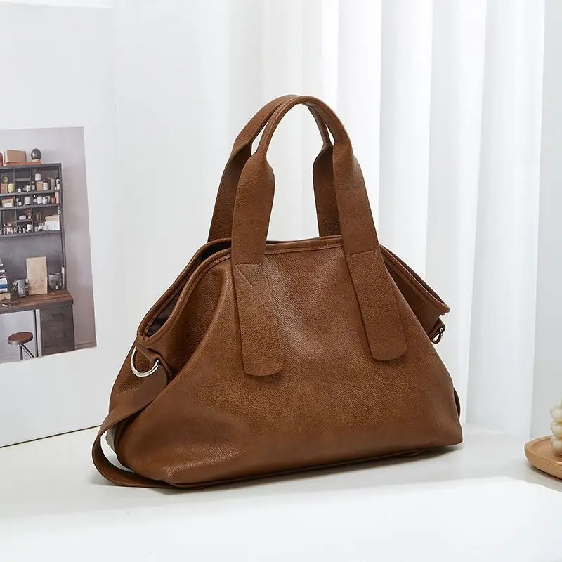 Fashion Womens New Bag Large Capacity Versatile Shoulder Messenger Tote Bag Retro Personality Simple Dumpling Bag Exquisite R251110