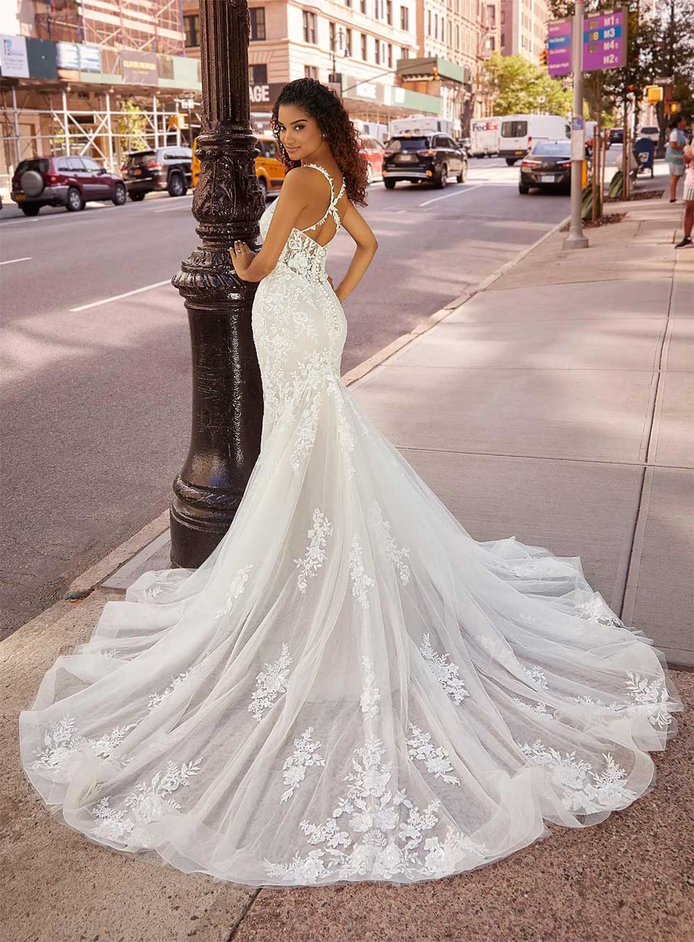 Classic Mermaid Wedding Dress Sexy V-Neck Bride Dresses 3D-Flowers Lace Slim Fit New Ball Gown Bridal Gowns Dress Customized Plue Size H25677