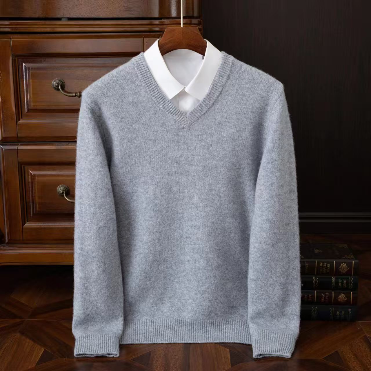 New autumn and winter thick wool sweater men's V-neck sweater loose and warm casual knitted base sweater