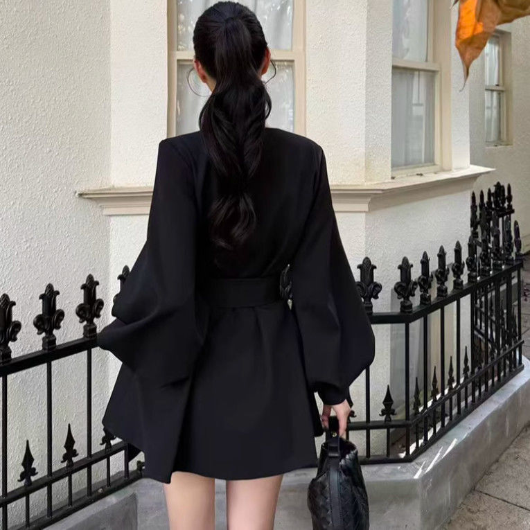 Korean Clothing Hepburn Style Round Neck Thin Long Sleeve Trench Coat for Women Autumn Small Size Spring 241029