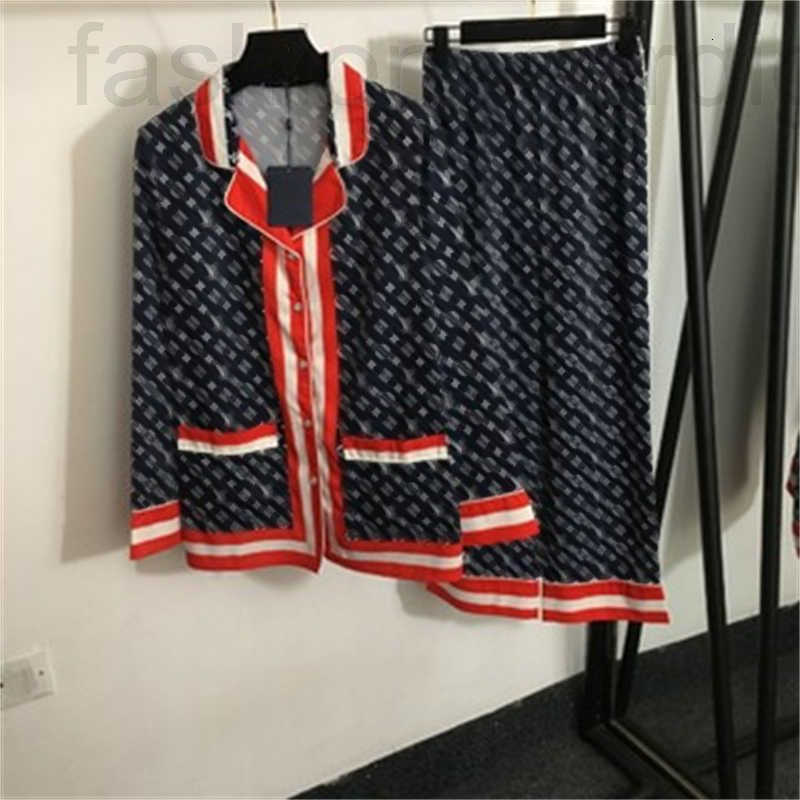 Women's Sleepwear Designer Pijama Two Piece Set Women Luxury Designer Clothing Presbyopia Print Against Color Stripes Fashion Home Style Pajama Tracksuit CBTJ