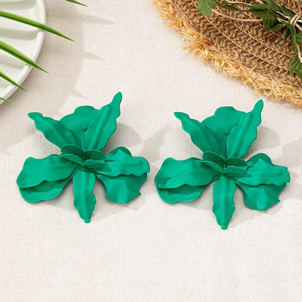 Stud Earrings For Women Enemal Irregular Flower Elegant Fashion Temperament Ear Accessories Fashion Jewelry BE561 250409