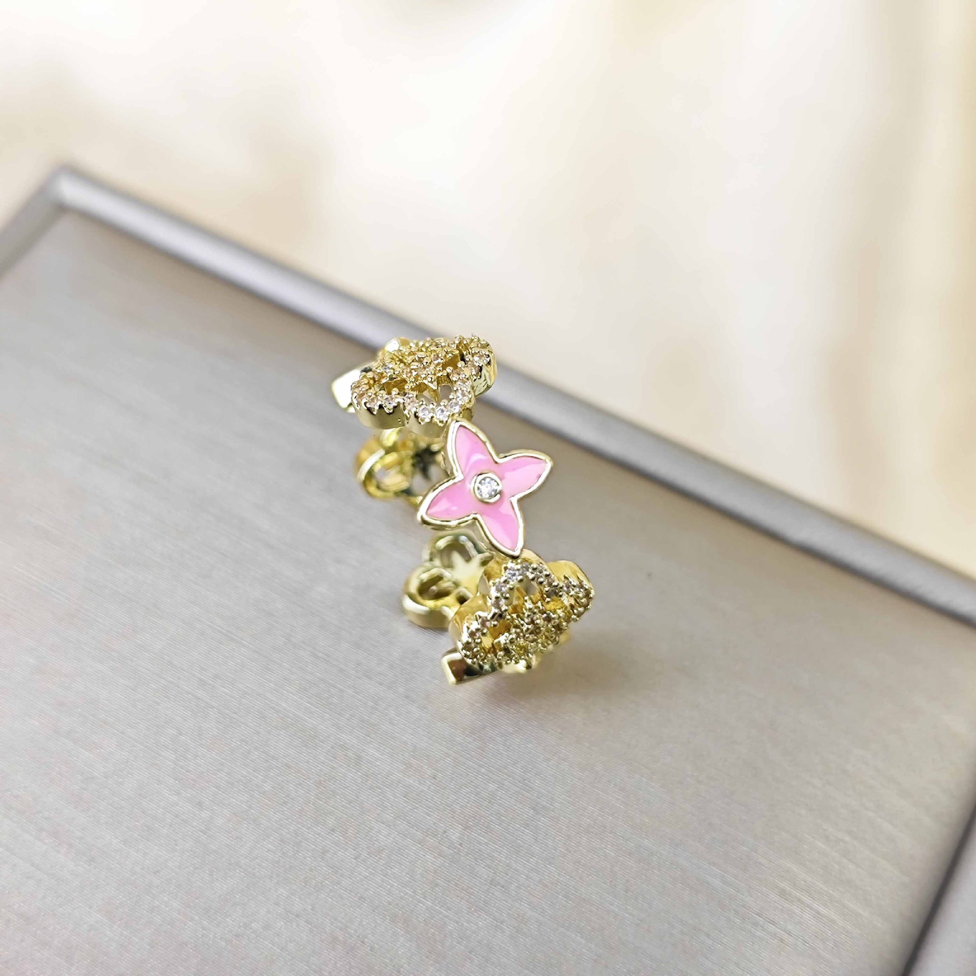 Oil Drop Full Diamond Lucky Four Leaf Fashion Ring Clover Women's Hollow Ring European And American Style Ins Designer Ring Light Luxury Elegant 