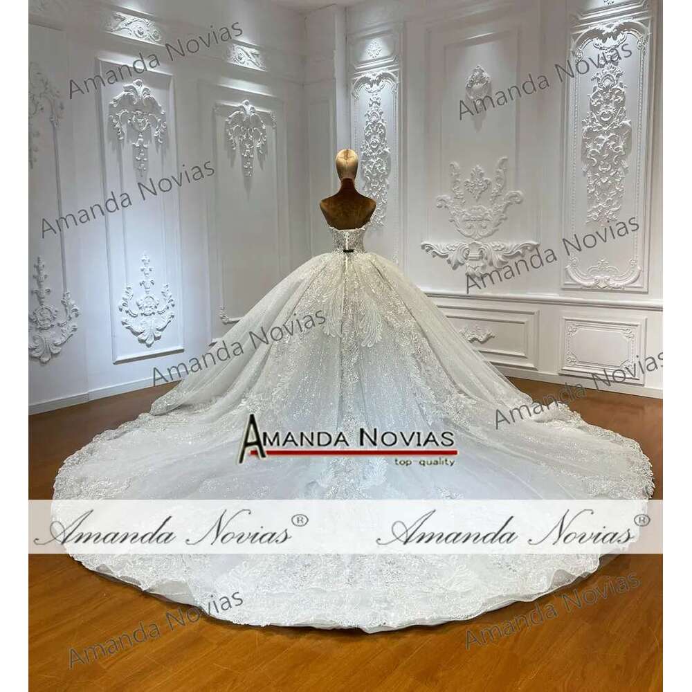 Customized M054 Heavy Beading Detachable Straps With Applique Lace Ball Gown Wedding Dress